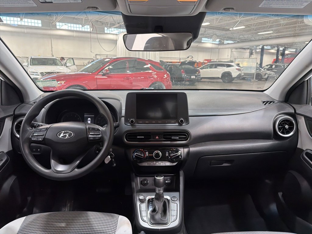Used 2022 Hyundai Kona SE image 12