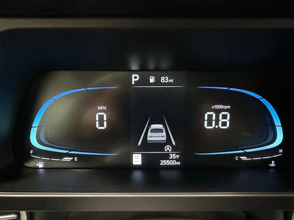 Used 2025 Hyundai Elantra SE image 23