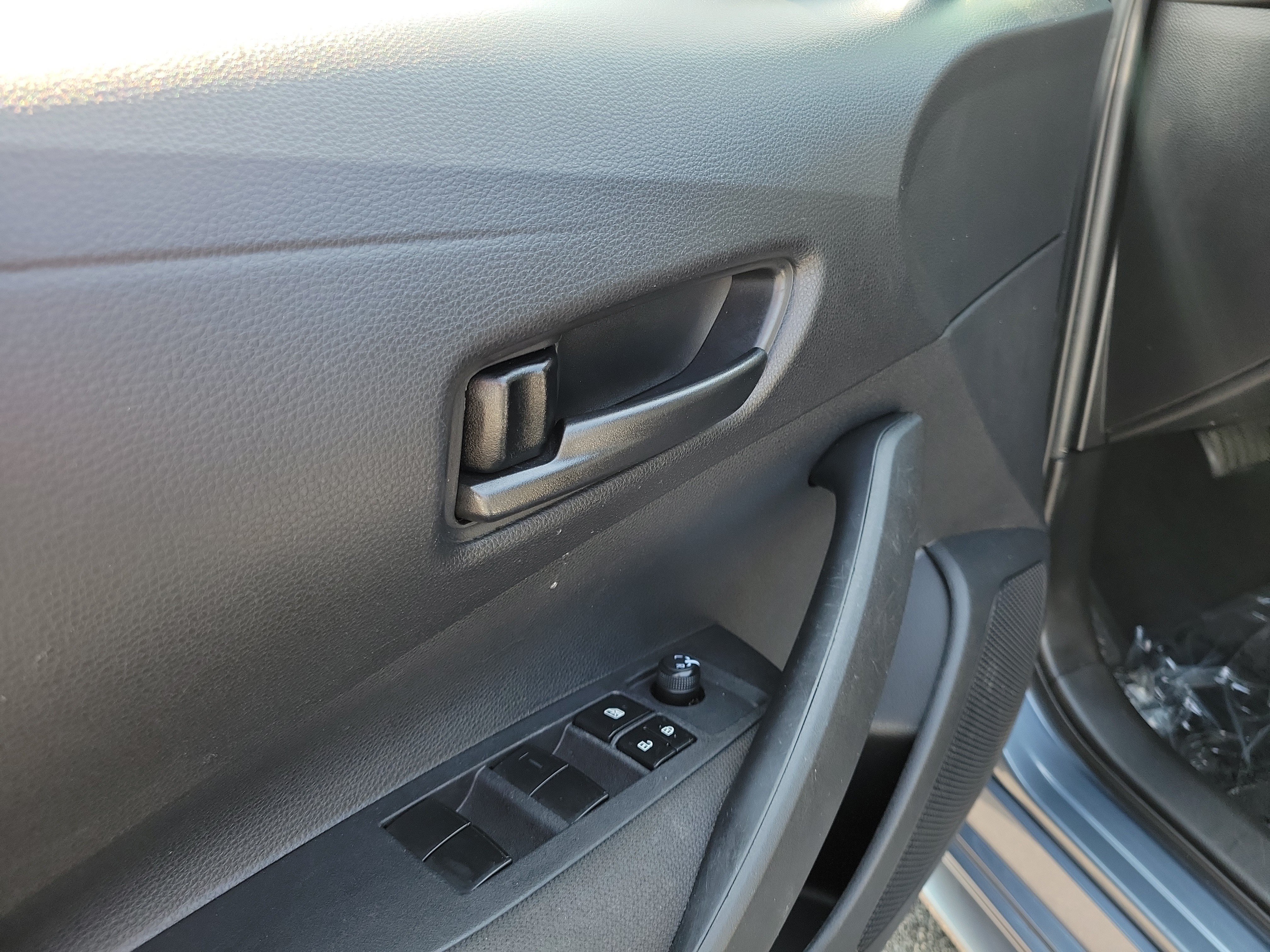 Used 2024 Toyota Corolla LE FWD image 18