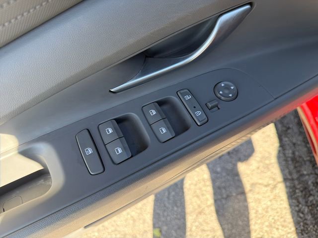 Used 2023 Hyundai Elantra Blue FWD image 17