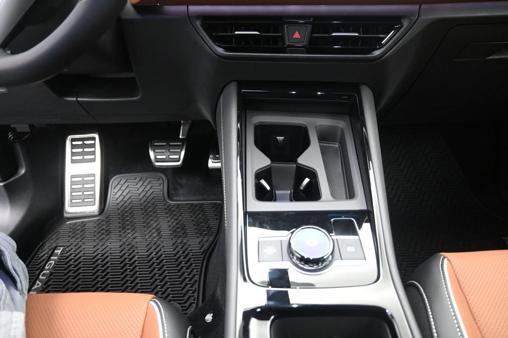 New 2026 Volkswagen Tiguan SEL R-Line AWD/4WD image 13