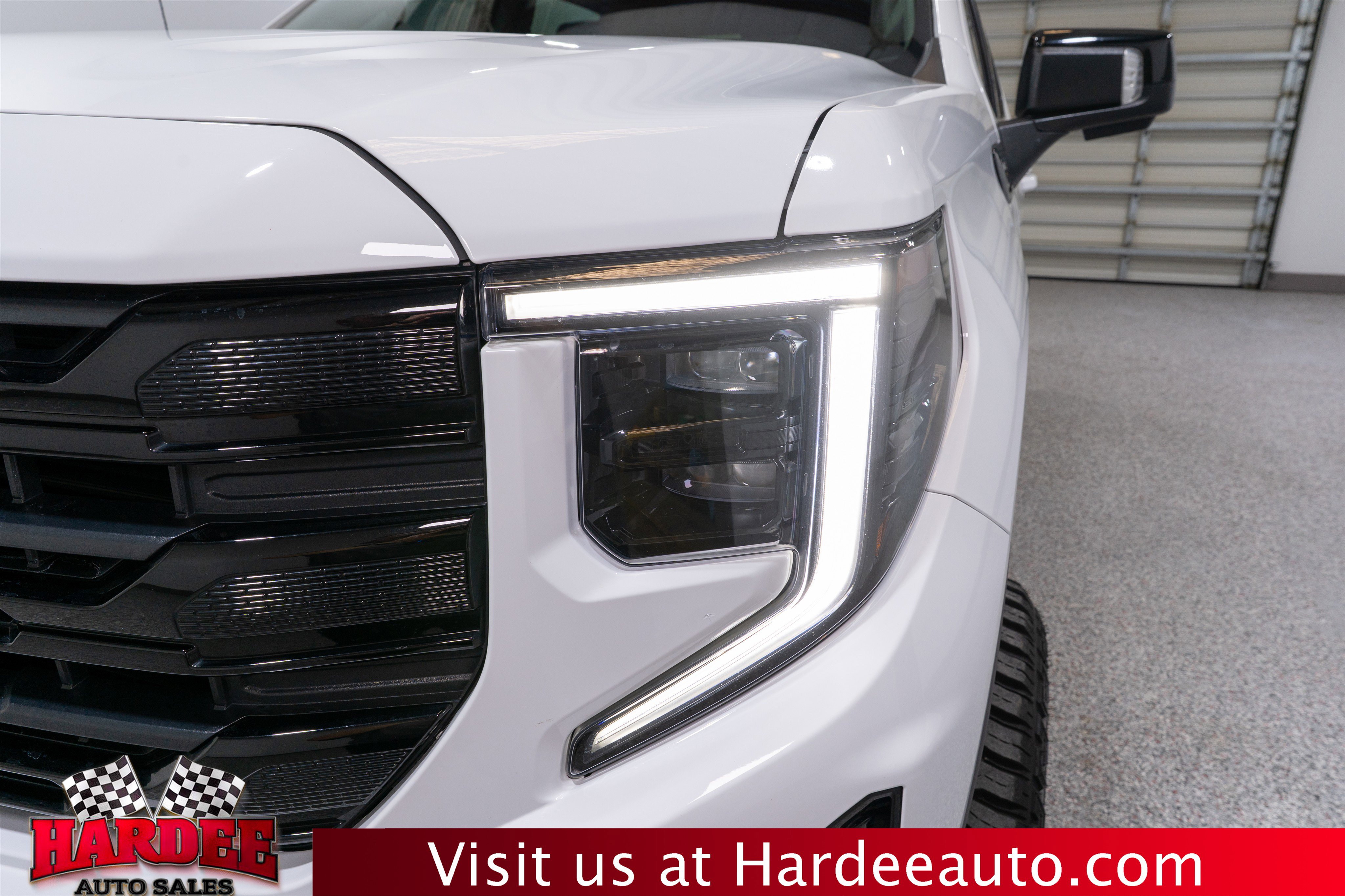Used 2023 GMC Sierra 1500 Elevation w/ Elevation Premium Package AWD/4WD image 8