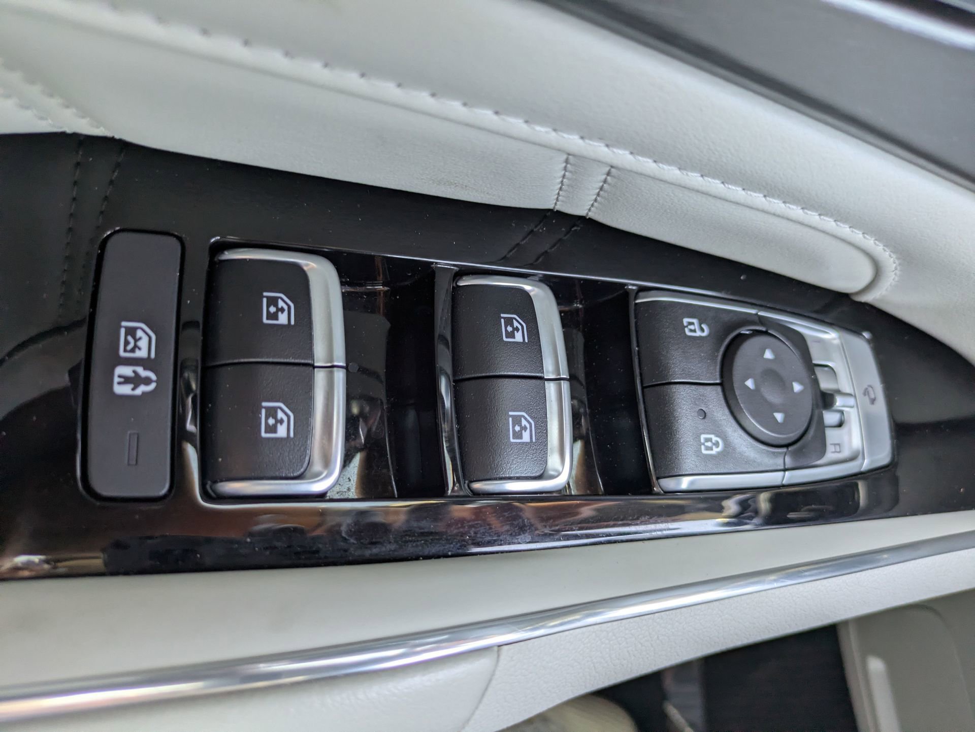 Used 2023 Kia Sorento SX Prestige image 31