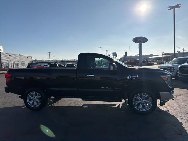 Used 2017 Nissan Titan SV image 6
