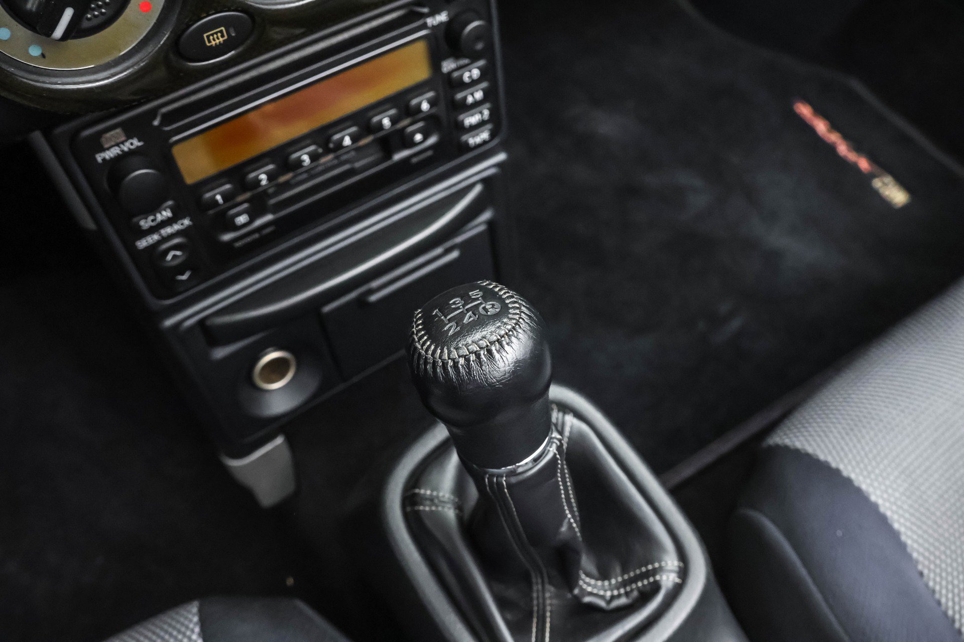 Used 2001 Toyota MR2 image 12