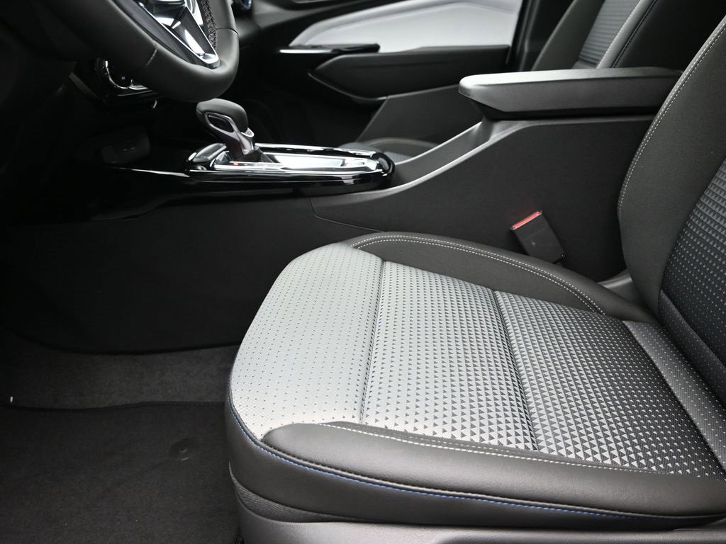 New 2026 Chevrolet Trax LT w/ Driver Confidence Package image 13