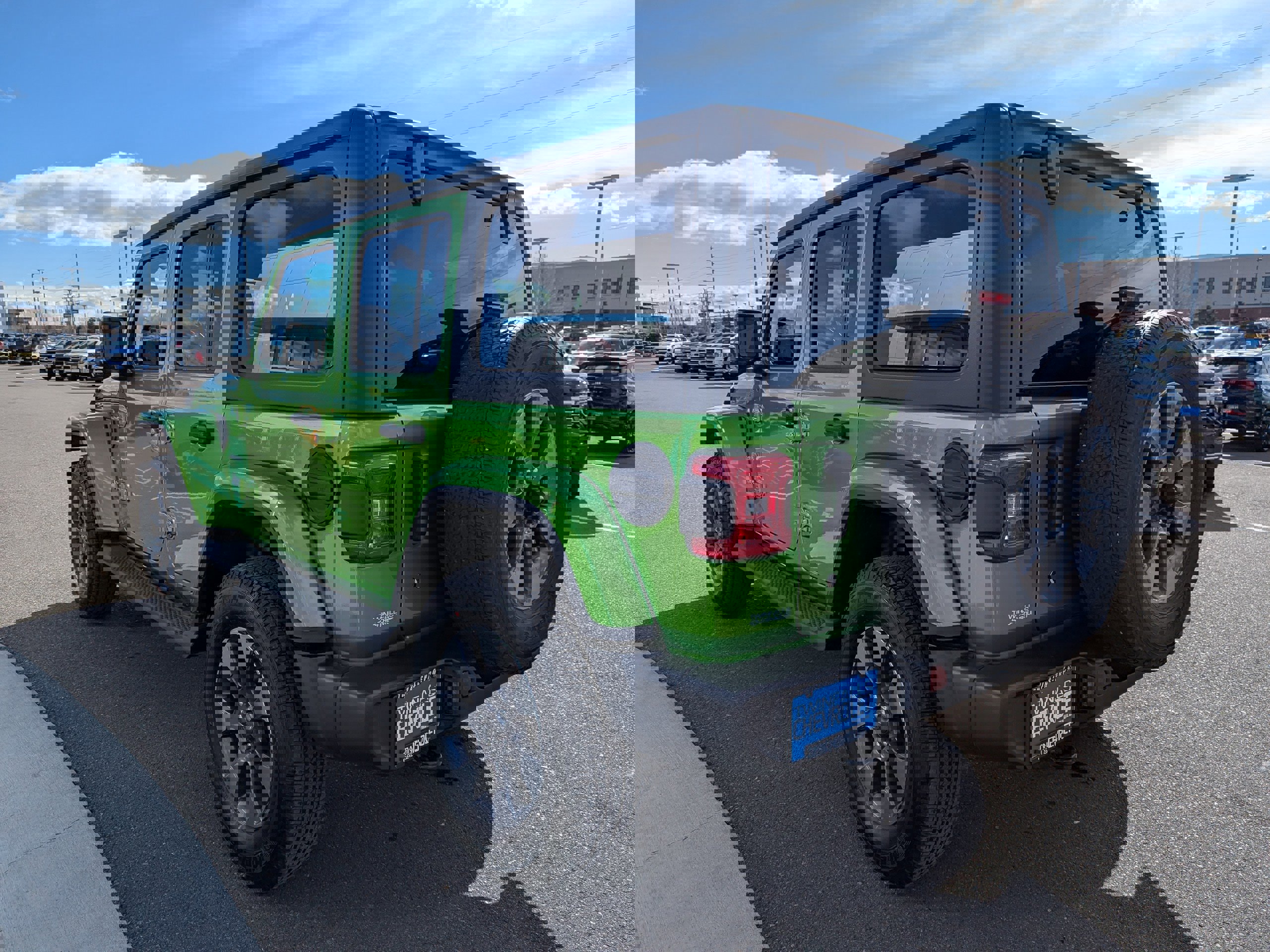 Used 2019 Jeep Wrangler Unlimited Sahara w/ Dual Top Group image 29