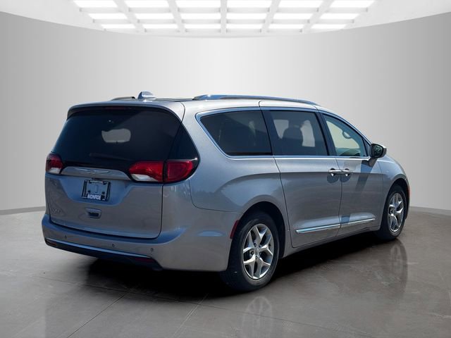 Used 2017 Chrysler Pacifica Touring-L Plus w/ Tire & Wheel Group FWD image 7