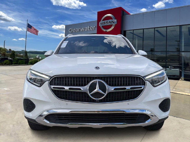 Used 2025 Mercedes-Benz GLC 300 4MATIC image 2