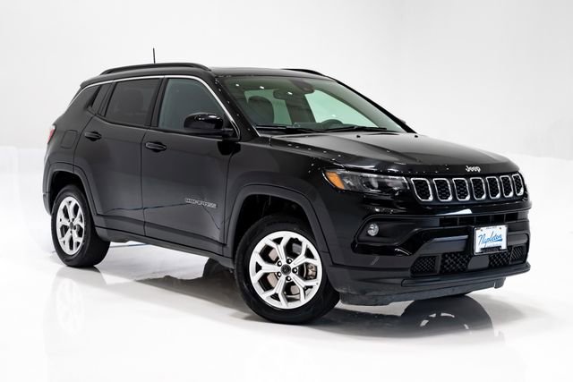 Certified 2025 Jeep Compass Latitude w/ Sun & Sound Group AWD/4WD image 6