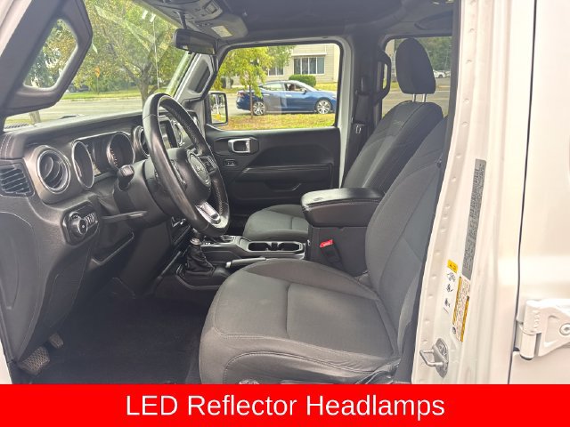 Used 2018 Jeep Wrangler Unlimited Sahara AWD/4WD image 15