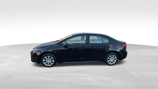 Used 2024 Toyota Corolla LE image 4