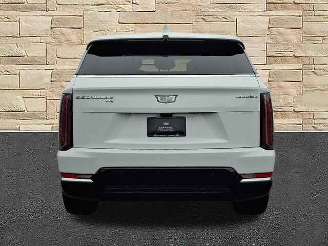 Certified 2025 Cadillac Escalade IQ Luxury 2 w/ LPO, Premium Carpet Package AWD/4WD image 3