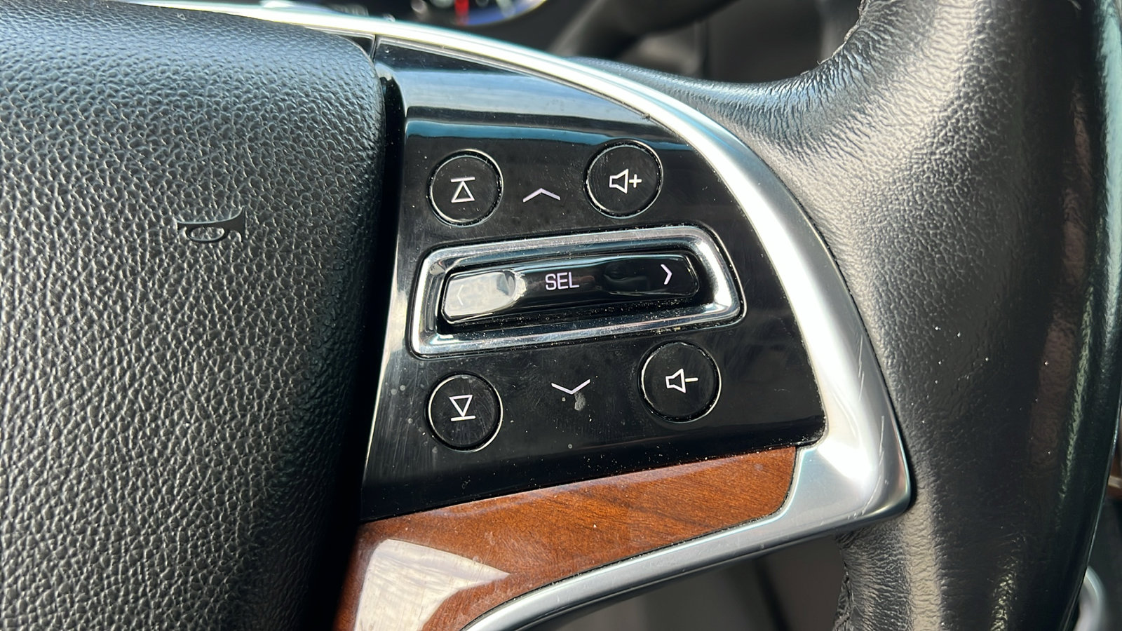 Used 2017 Cadillac Escalade Premium Luxury image 30