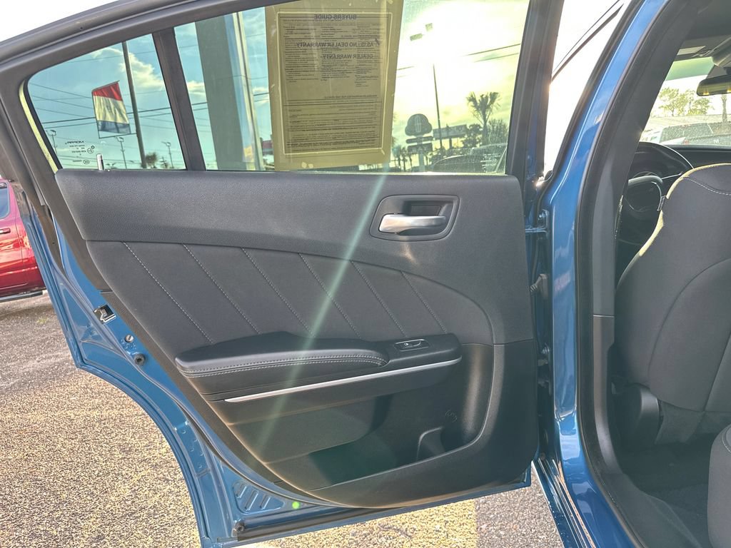 Used 2022 Dodge Charger SXT w/ Driver Convenience Group RWD image 12