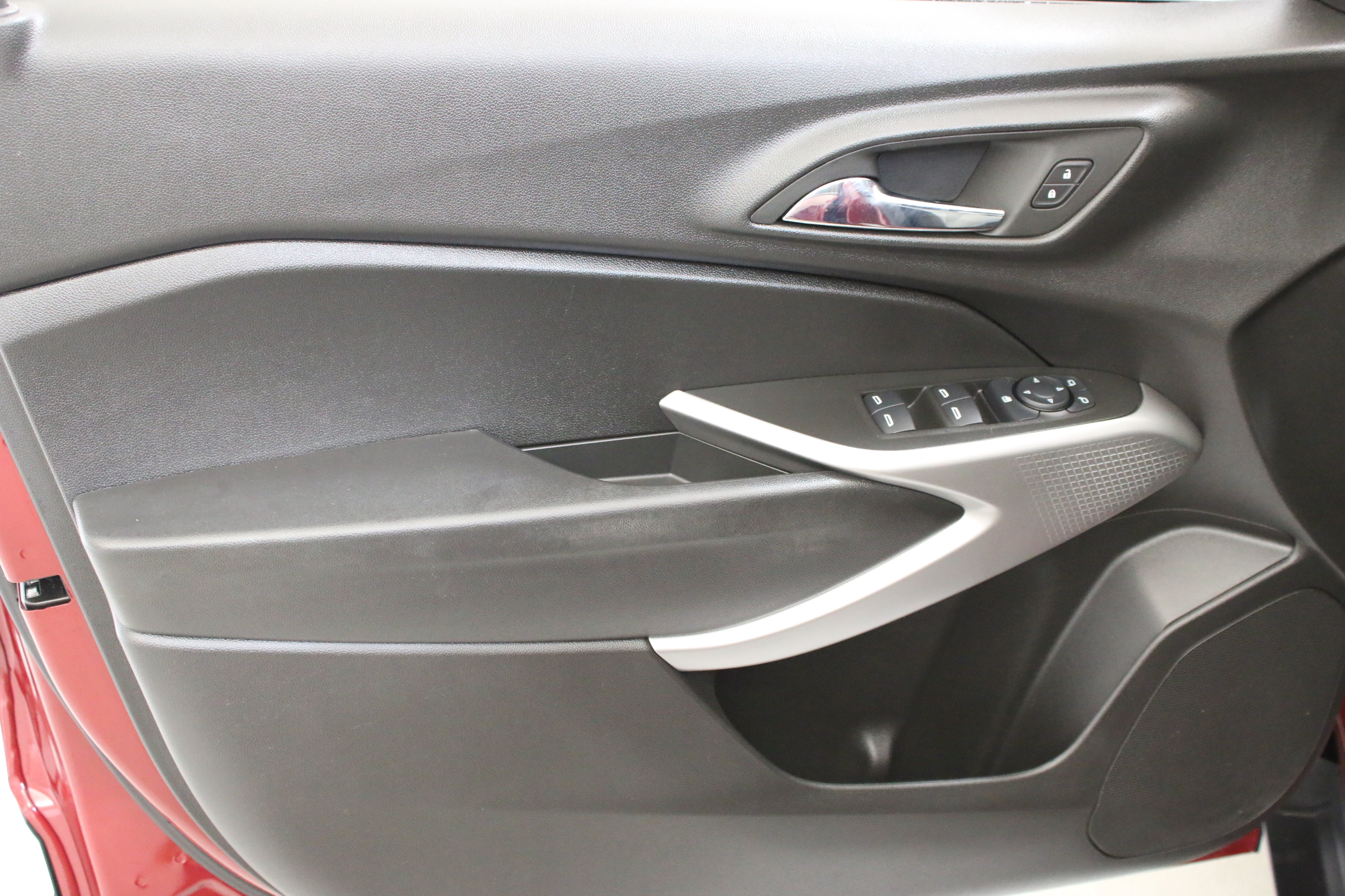 Certified 2024 Chevrolet Trax LS FWD image 23