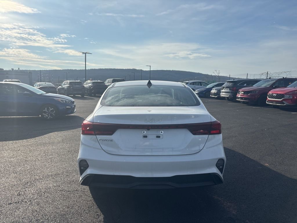 Certified 2022 Kia Forte LXS w/ LXS Technology Package image 4