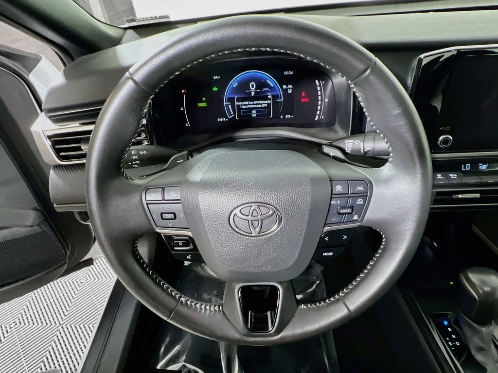 Used 2025 Toyota Camry SE FWD image 10