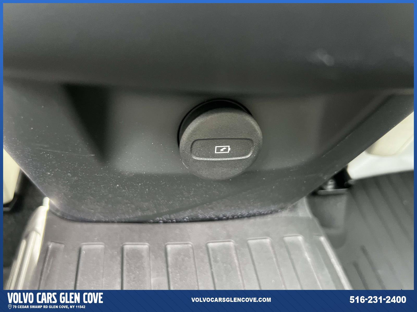Used 2026 Volvo XC60 B5 Ultra w/ Protection Package Premier AWD/4WD image 11