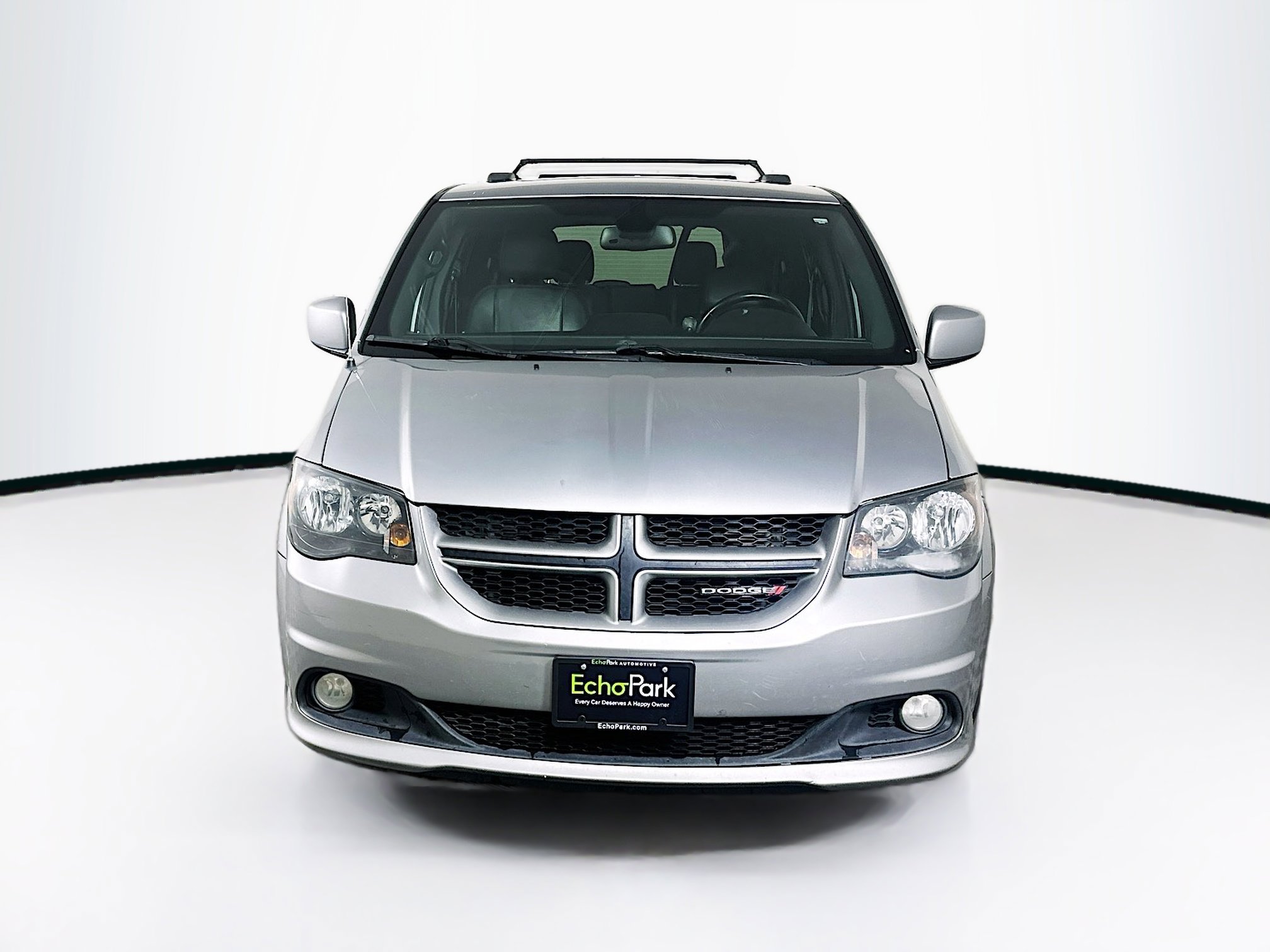 Used 2019 Dodge Grand Caravan GT image 2