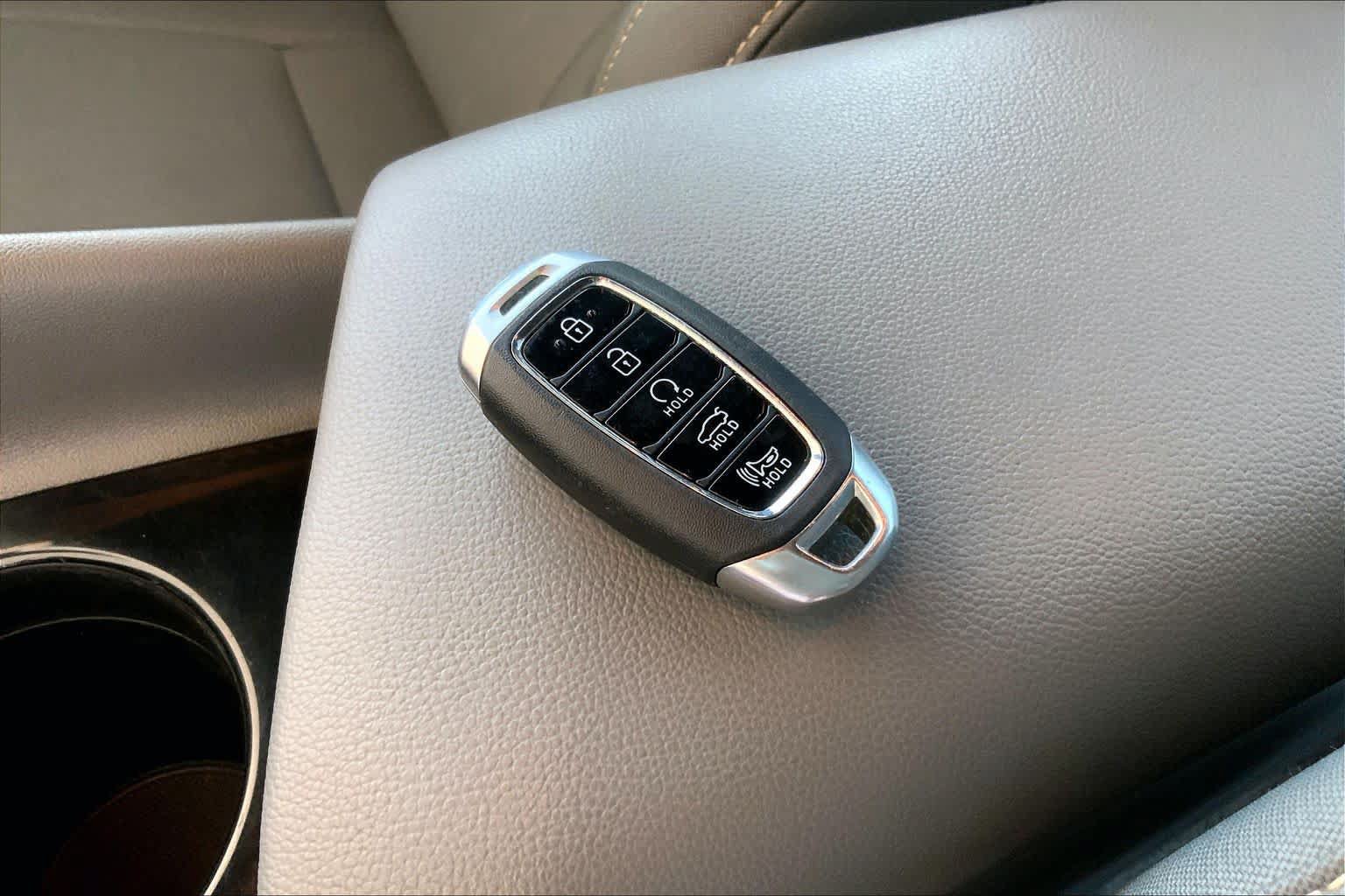 Used 2022 Hyundai Elantra SEL w/ Convenience + Premium Package FWD image 15