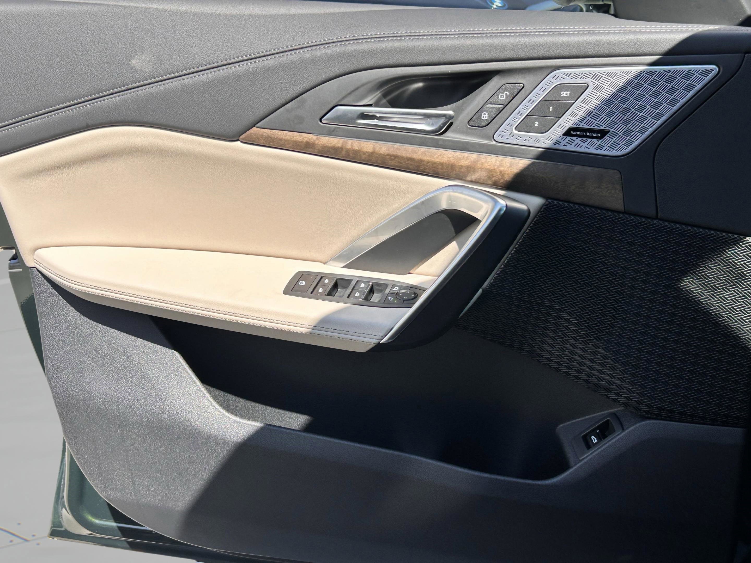 Used 2025 BMW X1 xDrive28i w/ Technology Package image 23