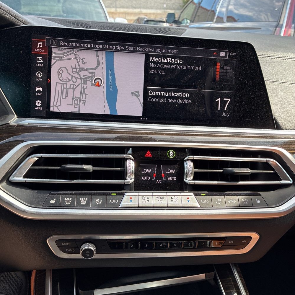 Used 2021 BMW X7 xDrive40i w/ Premium Package AWD/4WD image 17