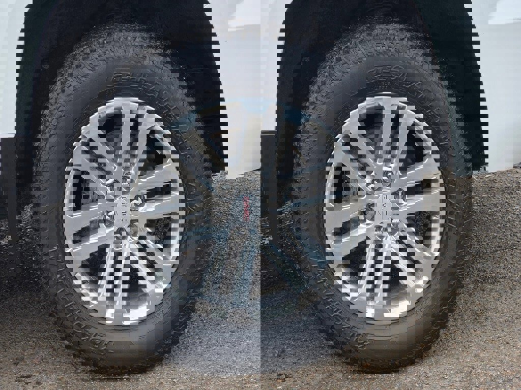 Used 2017 GMC Canyon SLT image 28