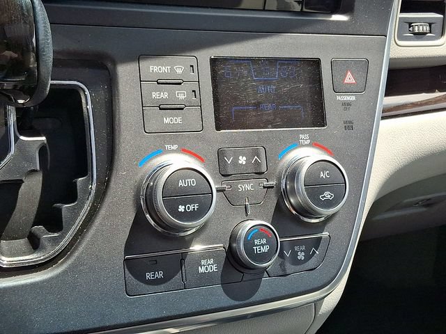 Used 2017 Toyota Sienna XLE AWD/4WD image 17