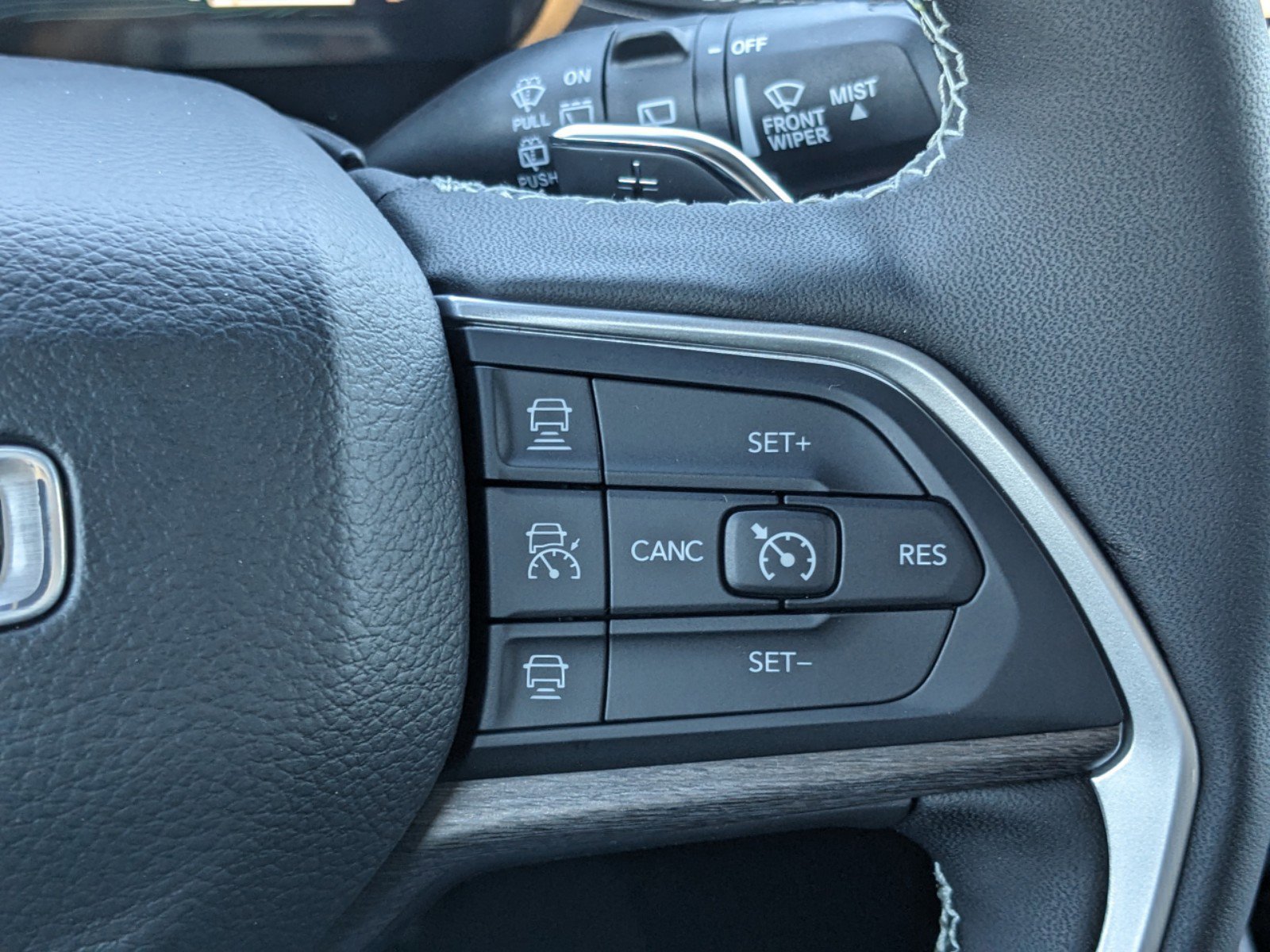 New 2024 Jeep Grand Cherokee Limited 4xe w/ Luxury Tech Group II image 31