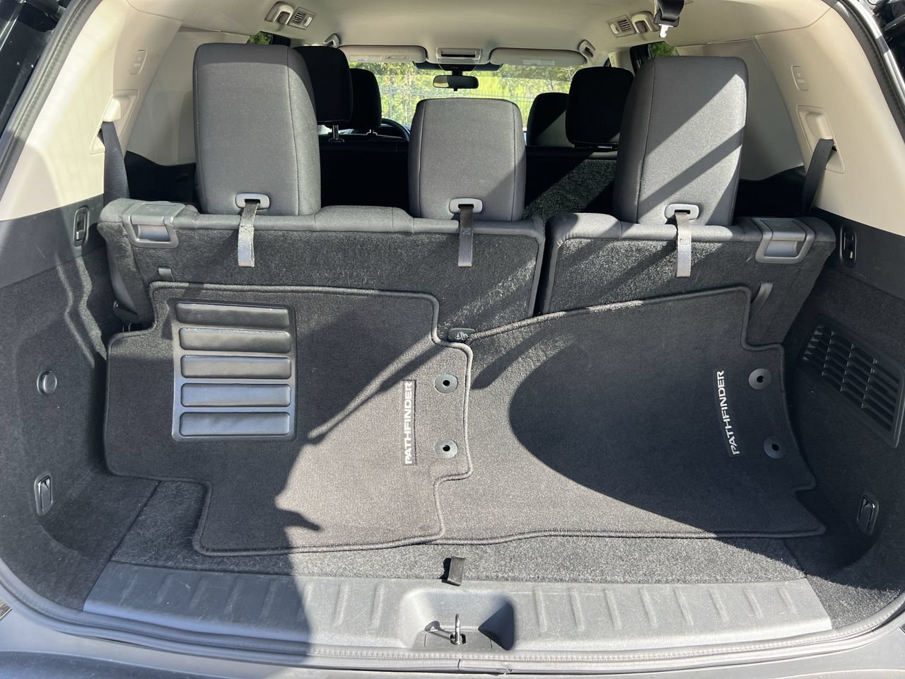 Used 2022 Nissan Pathfinder S FWD image 21