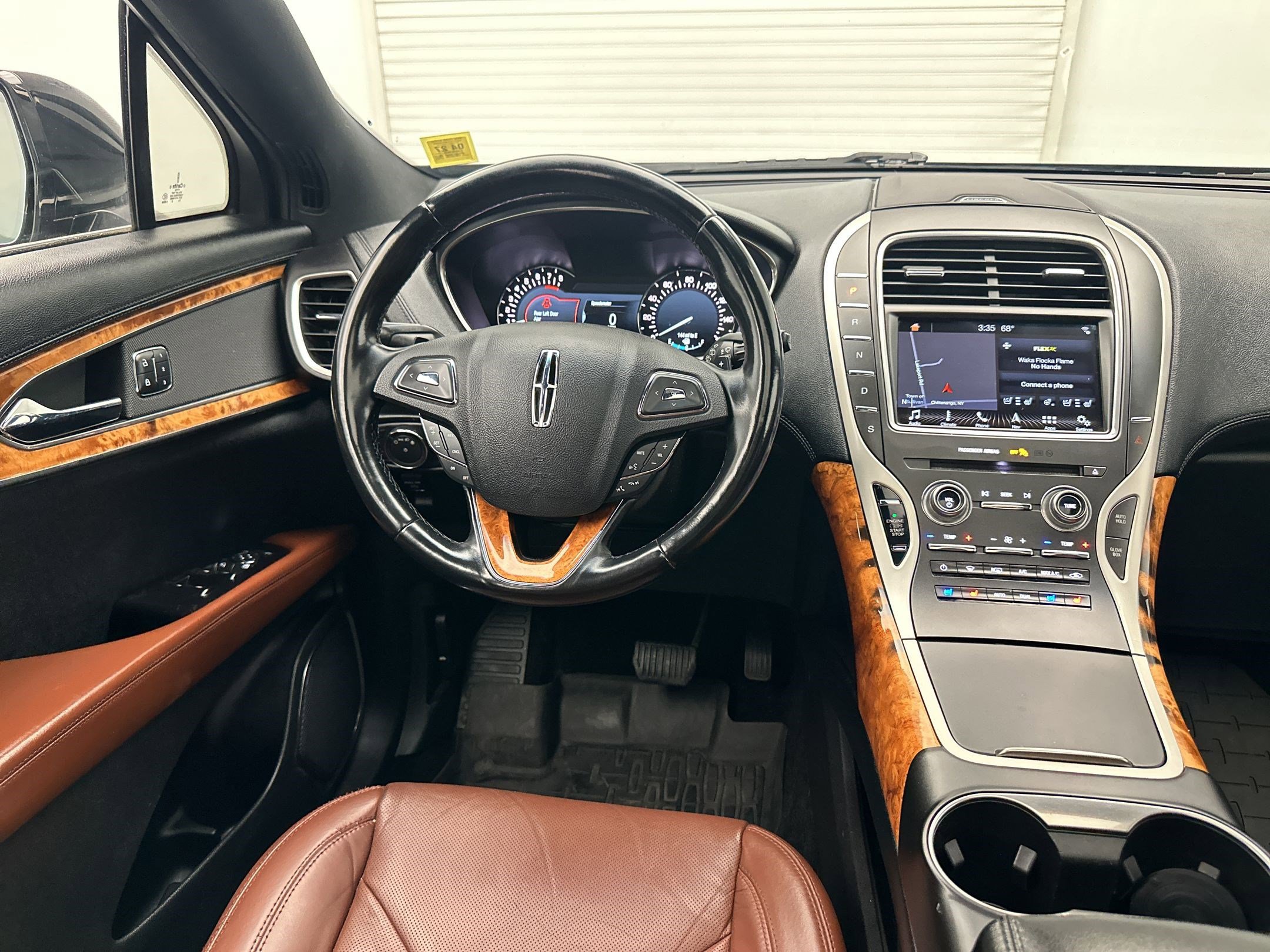 Used 2018 Lincoln MKX Reserve w/ Lincoln MKX Climate Package AWD/4WD image 4