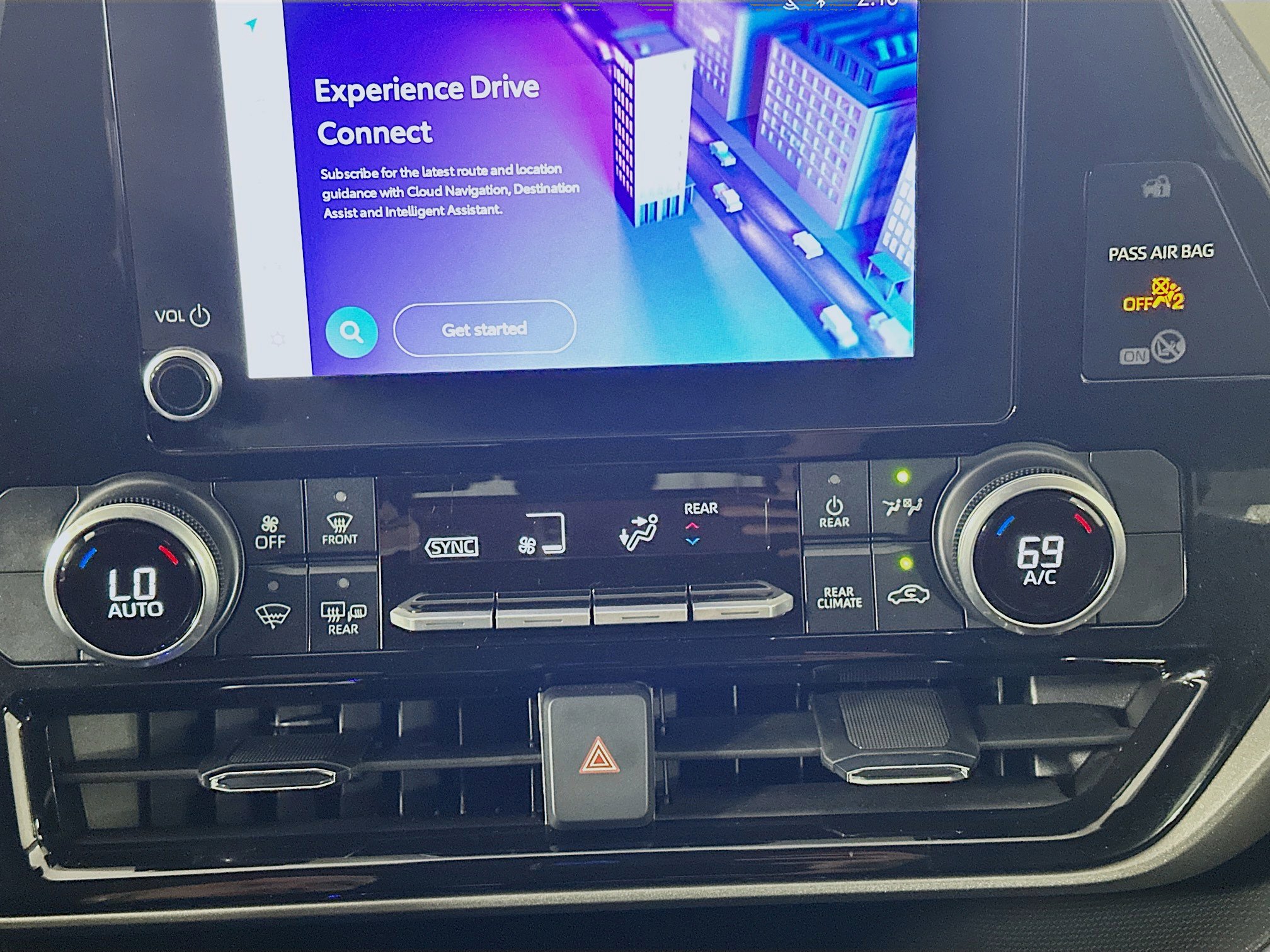 Used 2024 Toyota Highlander LE image 24