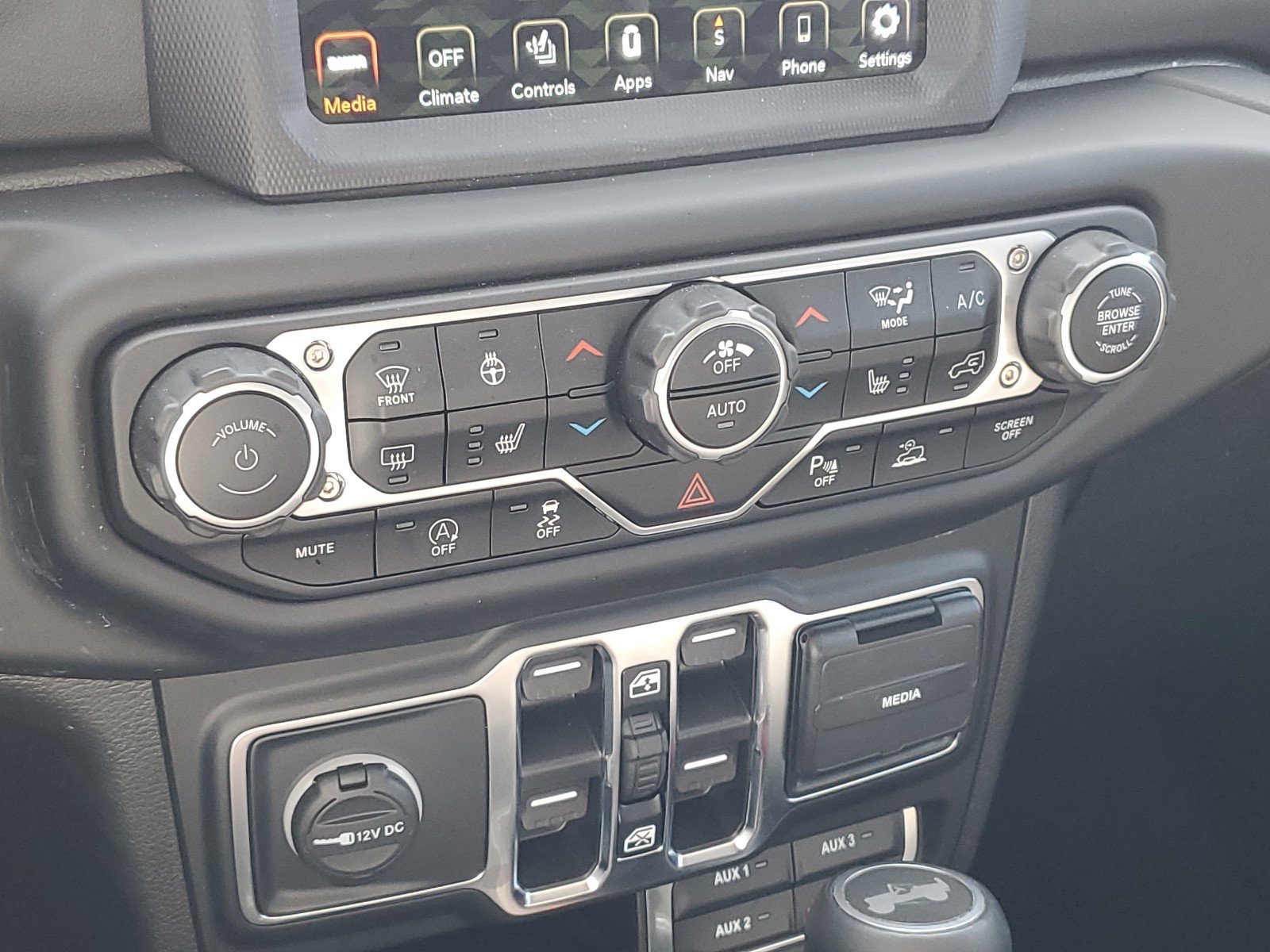 Used 2021 Jeep Wrangler Unlimited Sahara AWD/4WD image 23