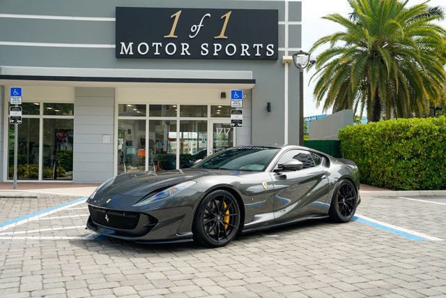 Used 2020 Ferrari 812 Superfast RWD image 94