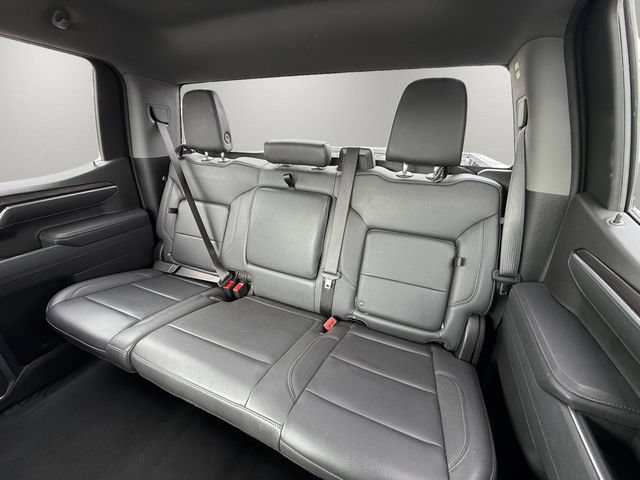 Used 2025 GMC Sierra 1500 SLT AWD/4WD image 14