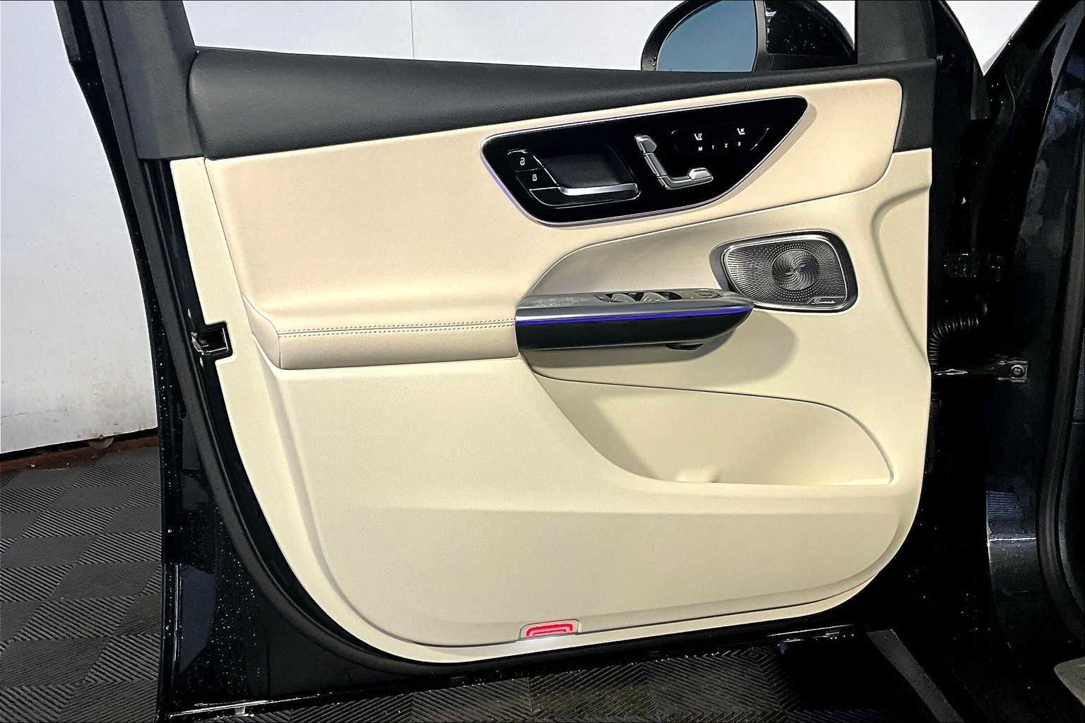 New 2026 Mercedes-Benz GLC 300 4MATIC image 11