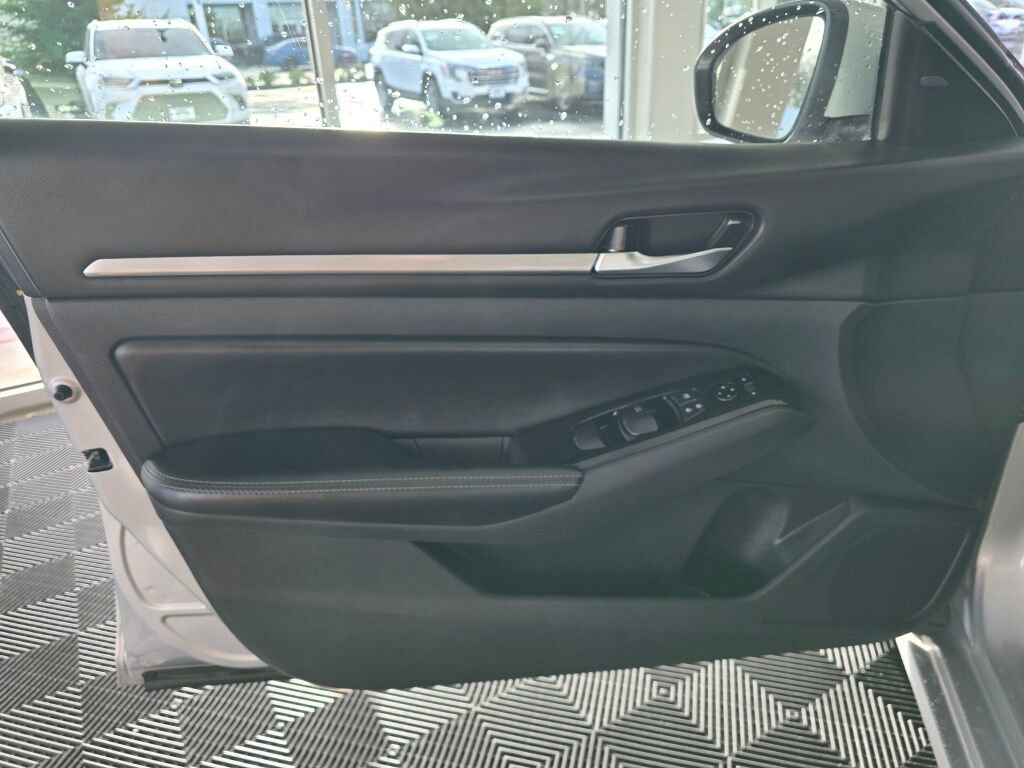 Used 2023 Nissan Altima 2.5 SV image 36