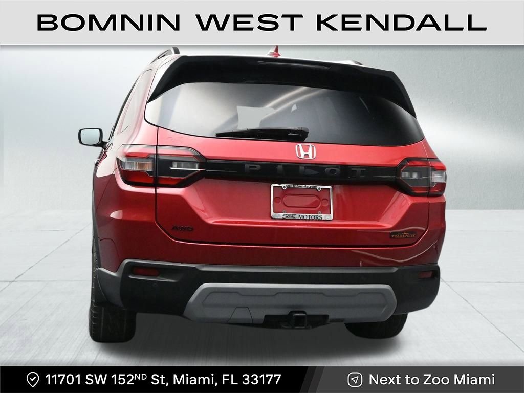 Used 2023 Honda Pilot TrailSport image 4