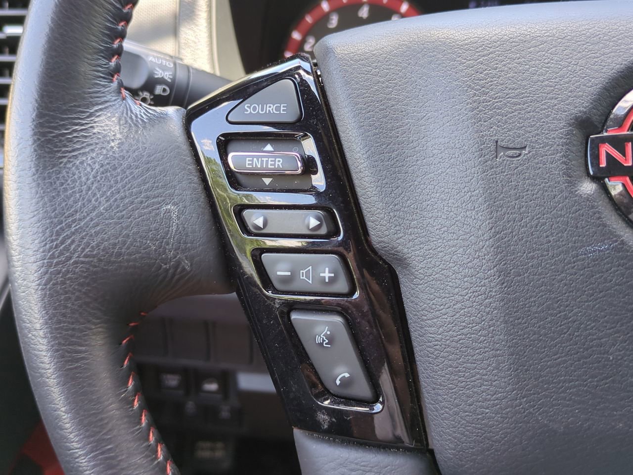 Used 2024 Nissan Frontier PRO-4X w/ Off-Road Protection Package image 23