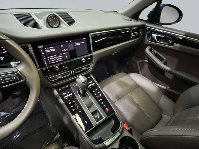 Used 2024 Porsche Macan image 46