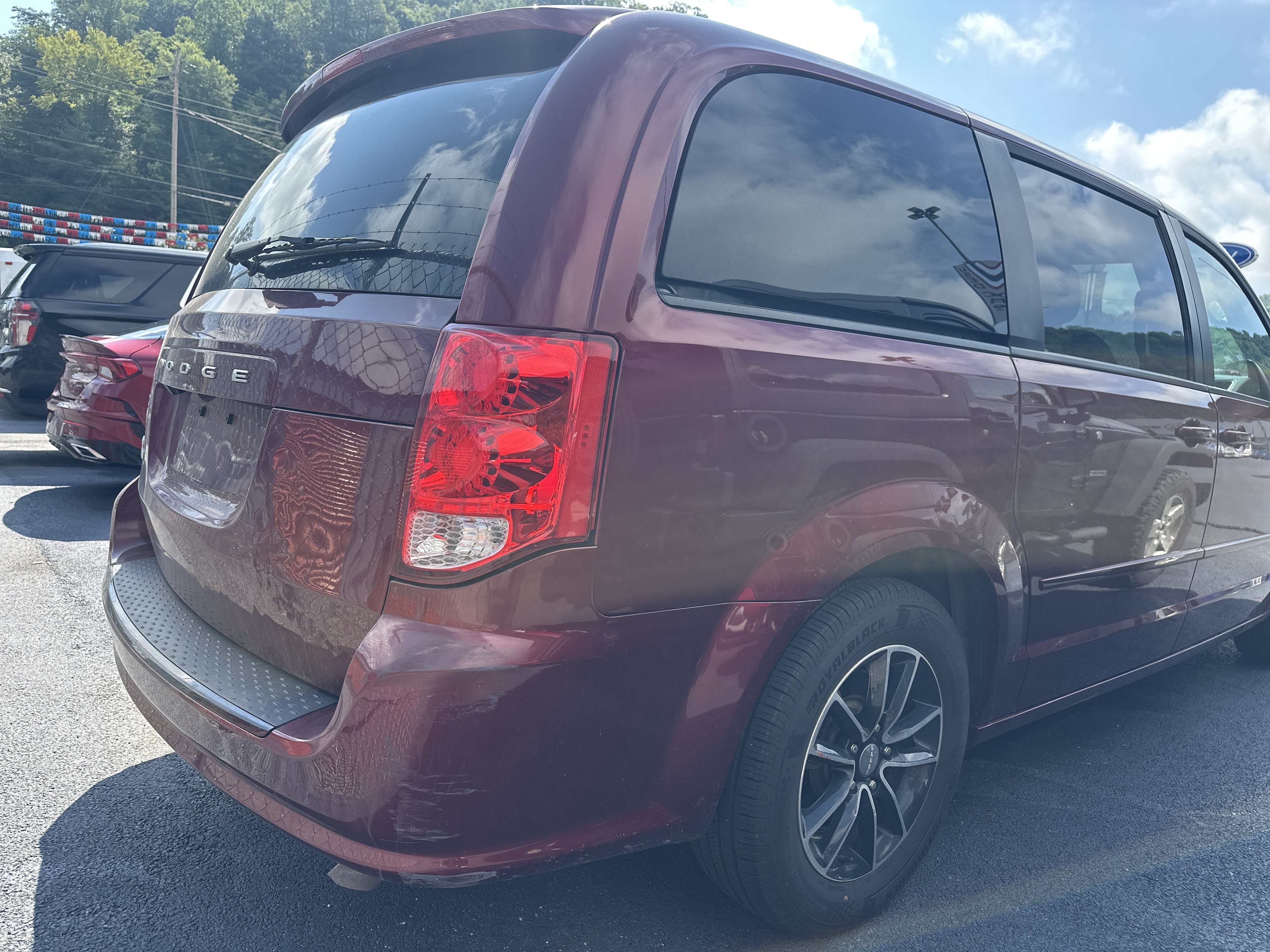 Used 2017 Dodge Grand Caravan SE FWD image 6