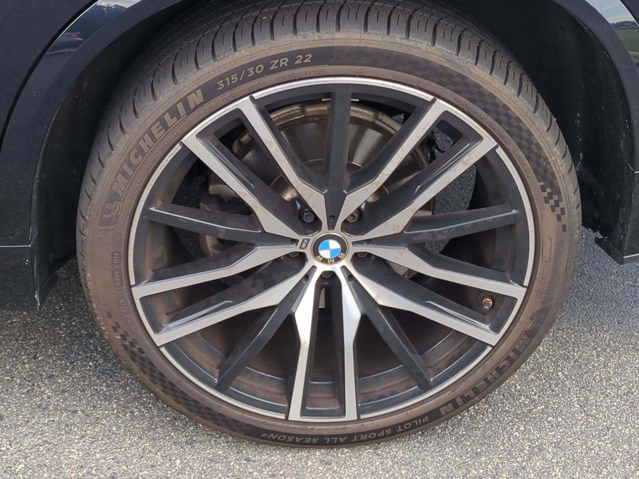Used 2022 BMW X5 xDrive40i w/ M Sport Package AWD/4WD image 12