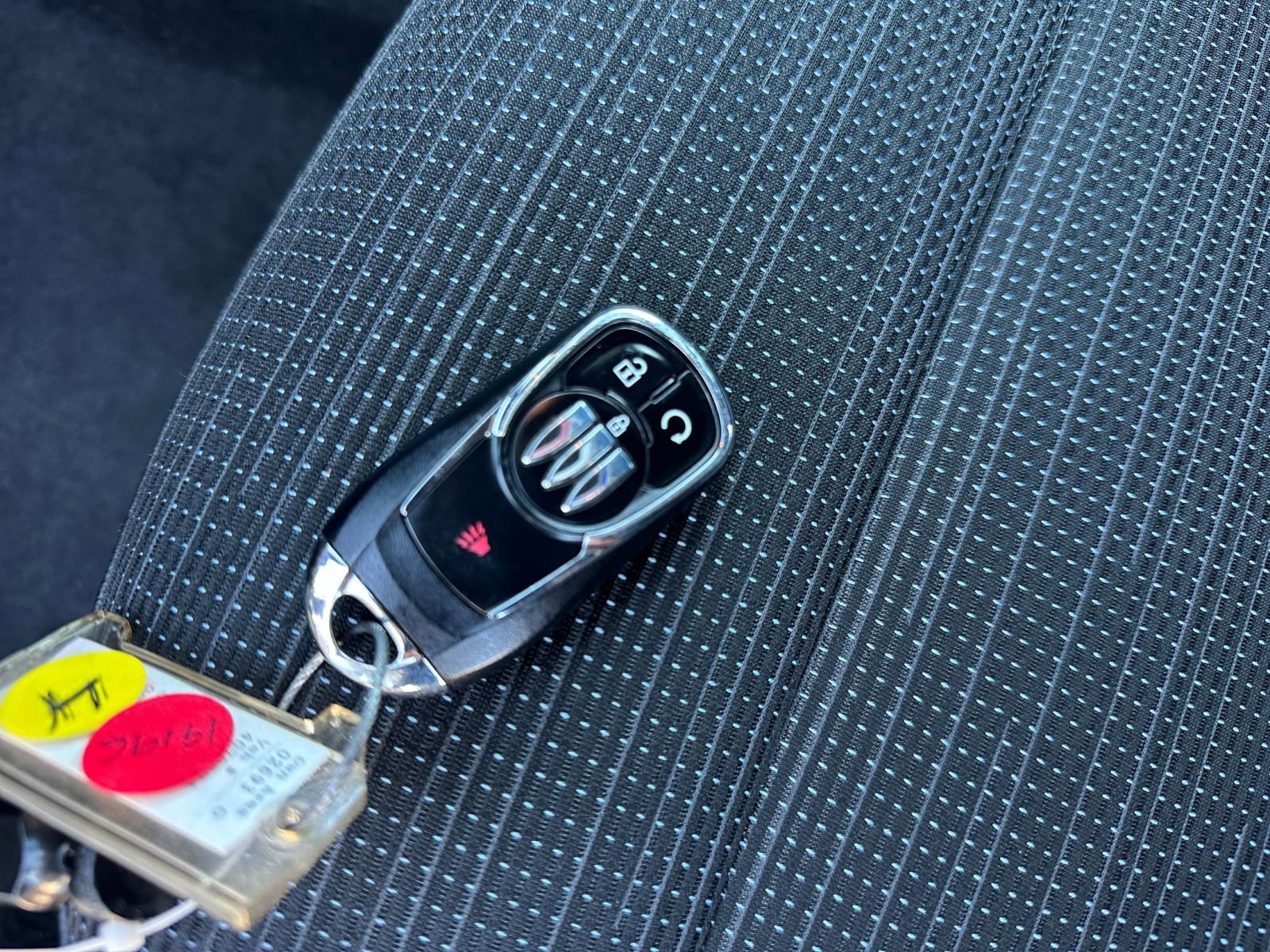 Used 2025 Buick Envista Preferred image 24