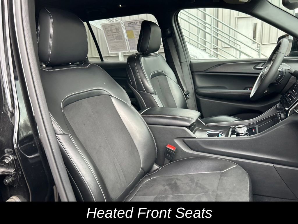 Used 2024 Jeep Grand Cherokee L Laredo image 32