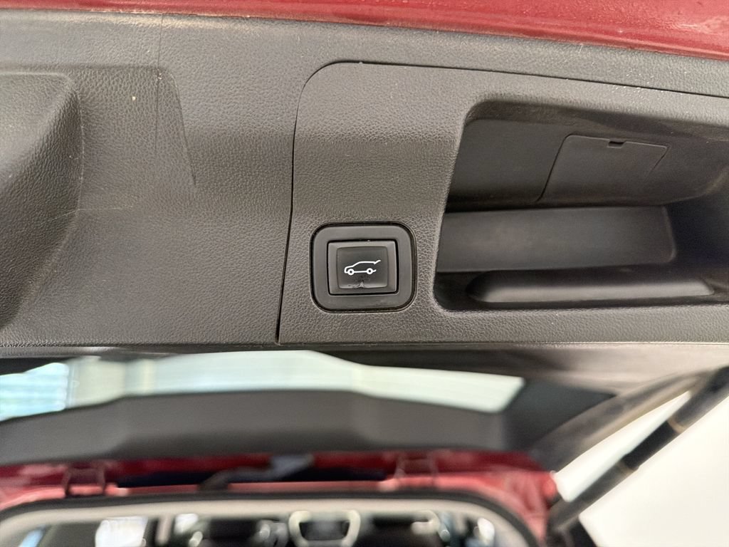 Used 2018 GMC Acadia SLE AWD/4WD image 16