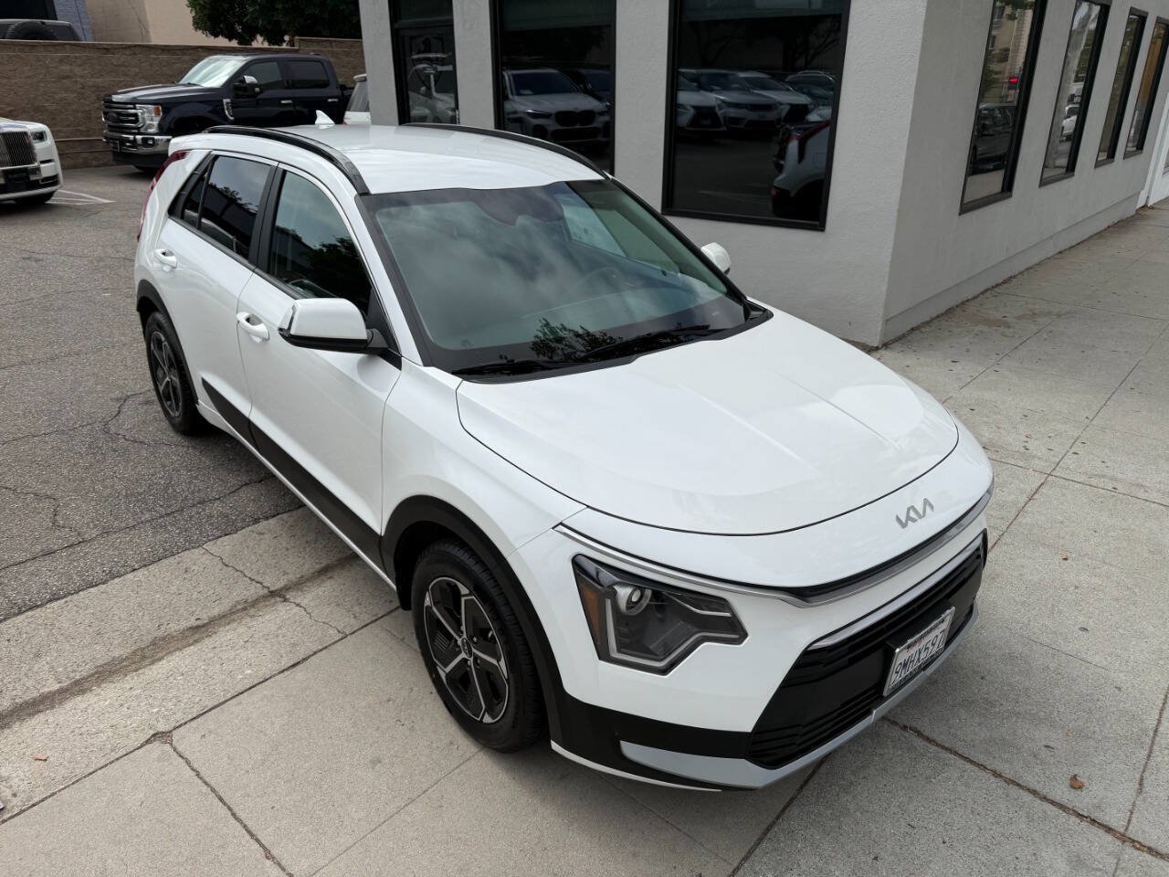 Used 2024 Kia Niro EX FWD image 17