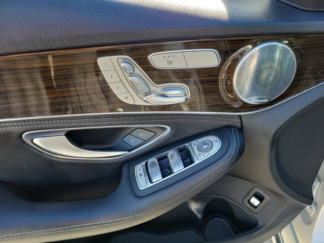 Used 2015 Mercedes-Benz C 300 4MATIC Sedan image 23