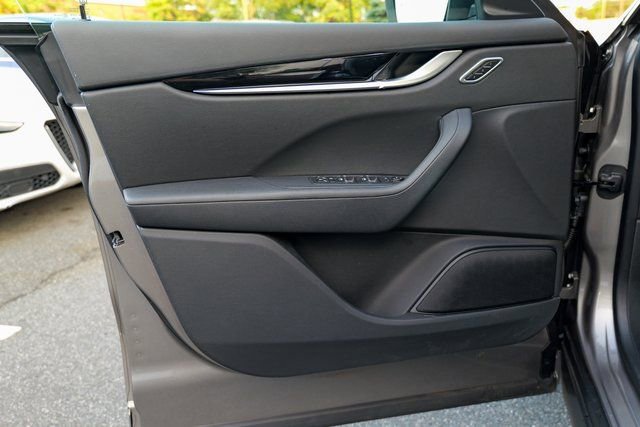 Used 2022 Maserati Levante Modena image 16