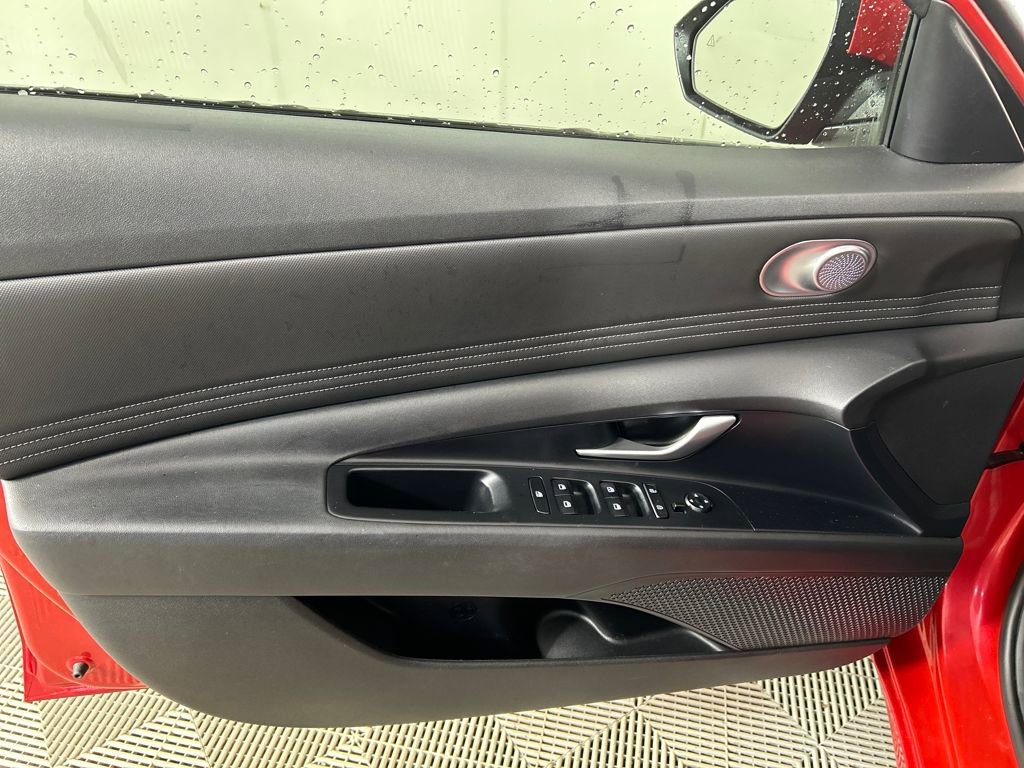 Certified 2023 Hyundai Elantra SEL w/ Convenience Package image 12